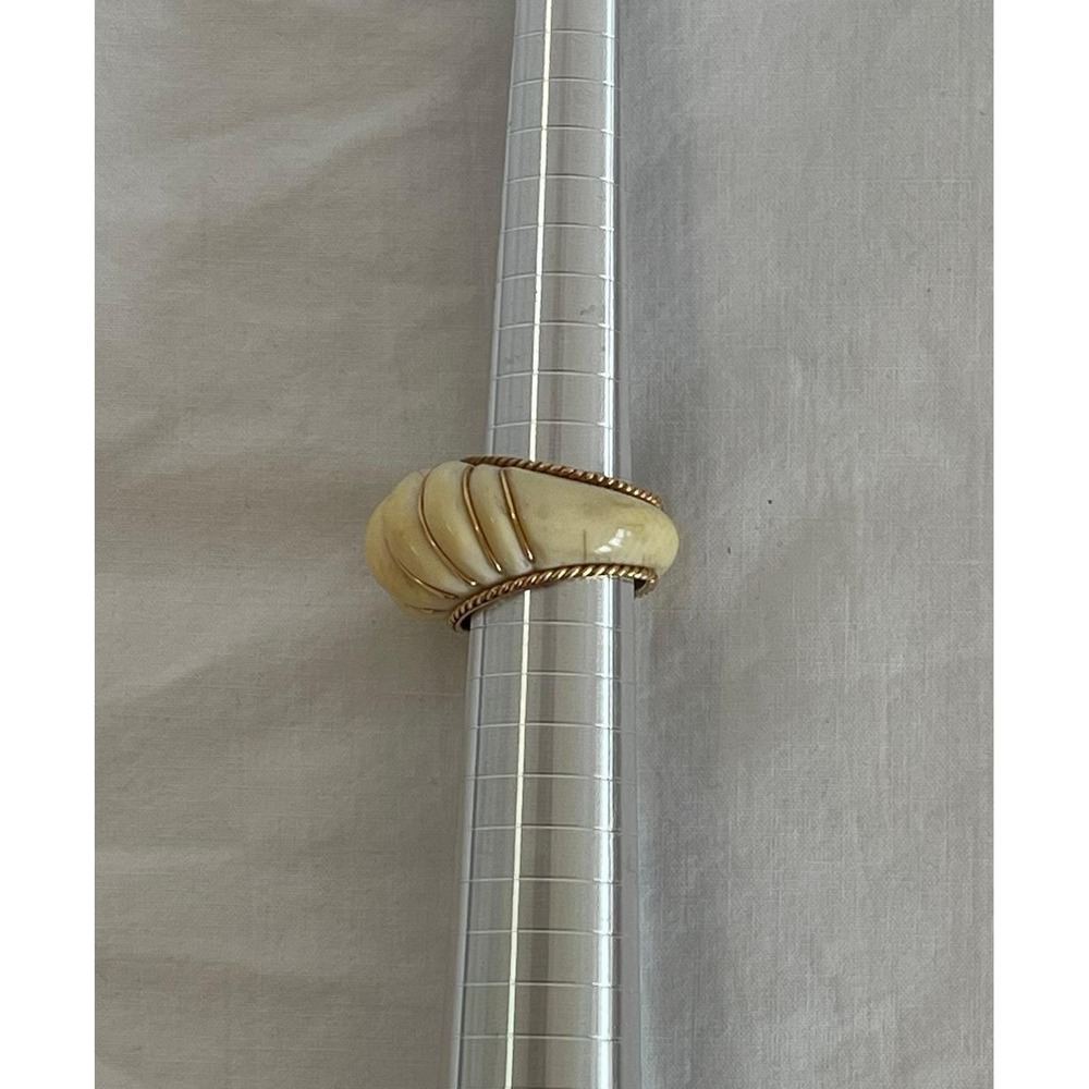 Vintage 14k Yellow Gold Ribbed Dome Cocktail Ring Cream Carved Statement Sz 6.25 - Picture 6 of 10